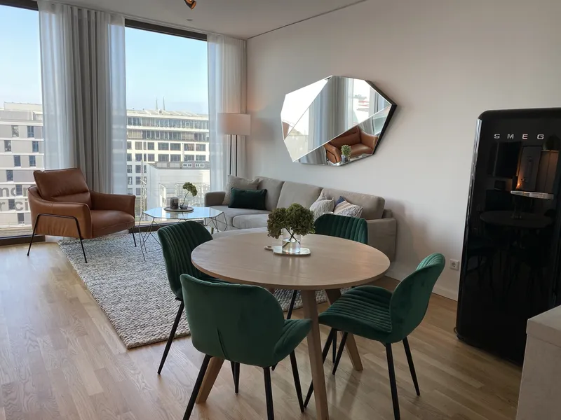 Luxury Furnished Mitte Home with Balcony, Gym & Concierge – TV Tower Views — photo 1